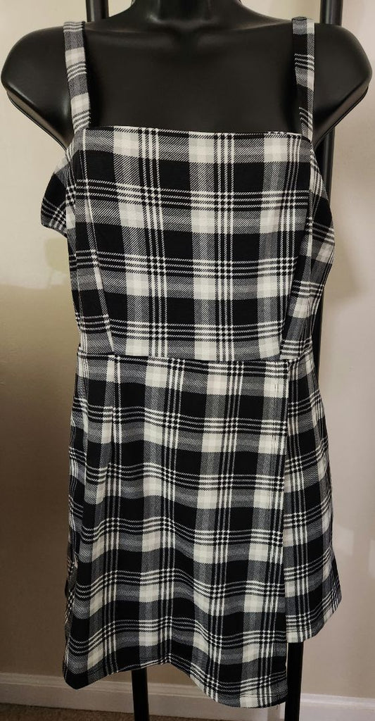 Black/White Plaid Skort