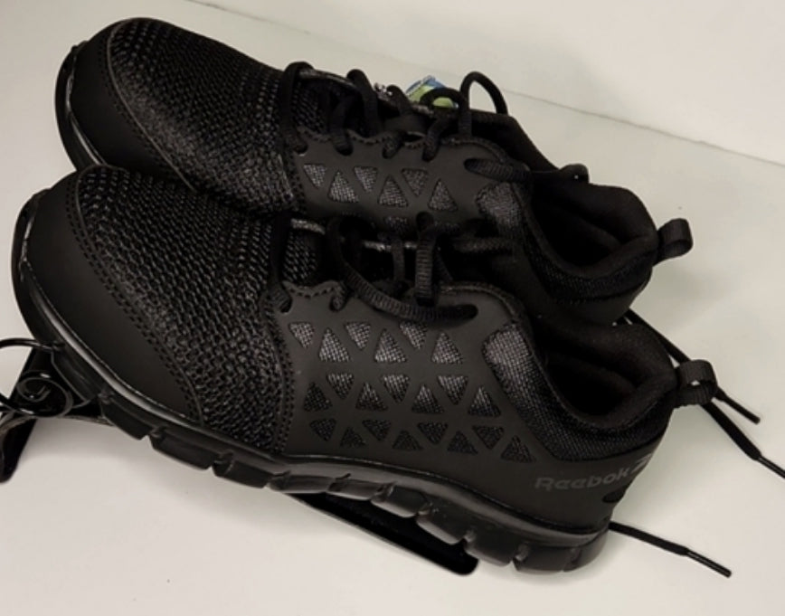 Unisex Reebok - Men 5.5M / Women 7.5M